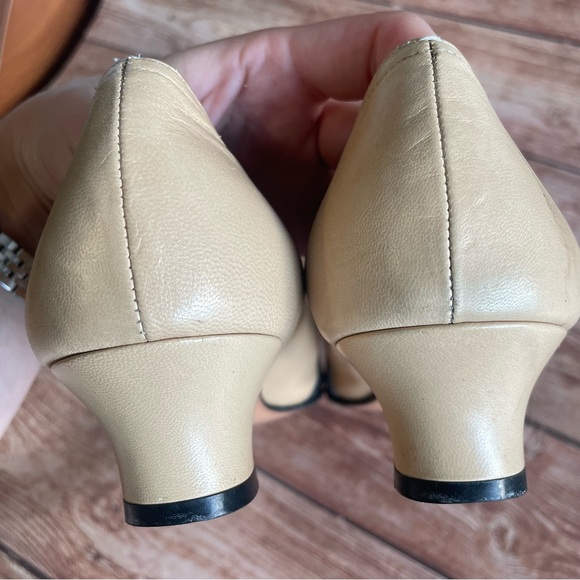 AUTHENTIC SALVATORE FERRAGAMO CLASSIC BLACK/TAN HIGH HEEL PUMPS SHOES SIZE 10 - Picture 10 of 16